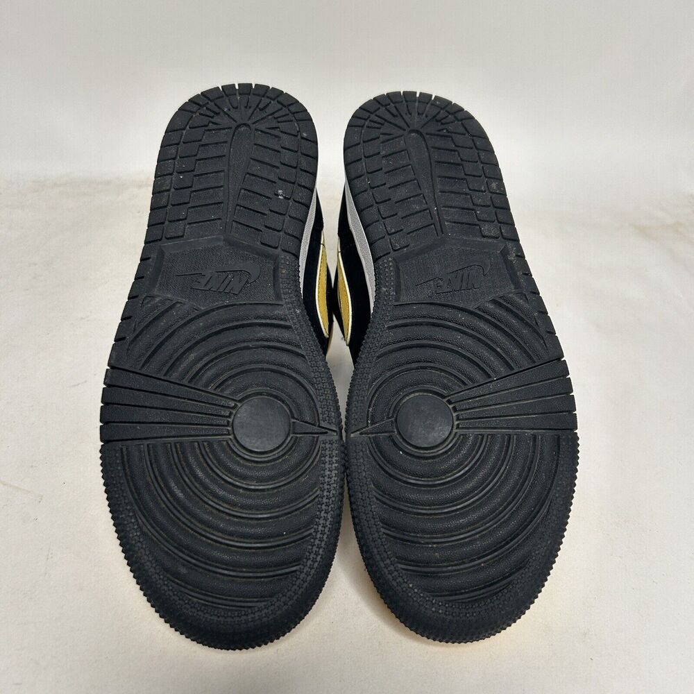 Nike Shoes Air Jordan 1 Retro Mid GS “Reverse New Love” 2024 - Picture 7 of 9